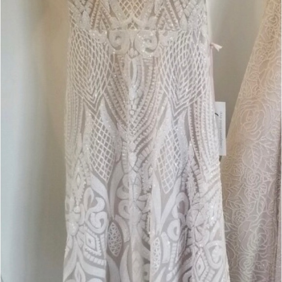 Hayley Paige Designer Wedding Gown. Style is the Delta - Picture 6 of 7